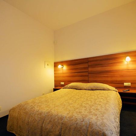 Guest House & Villa Astoma Palanga Bilik gambar