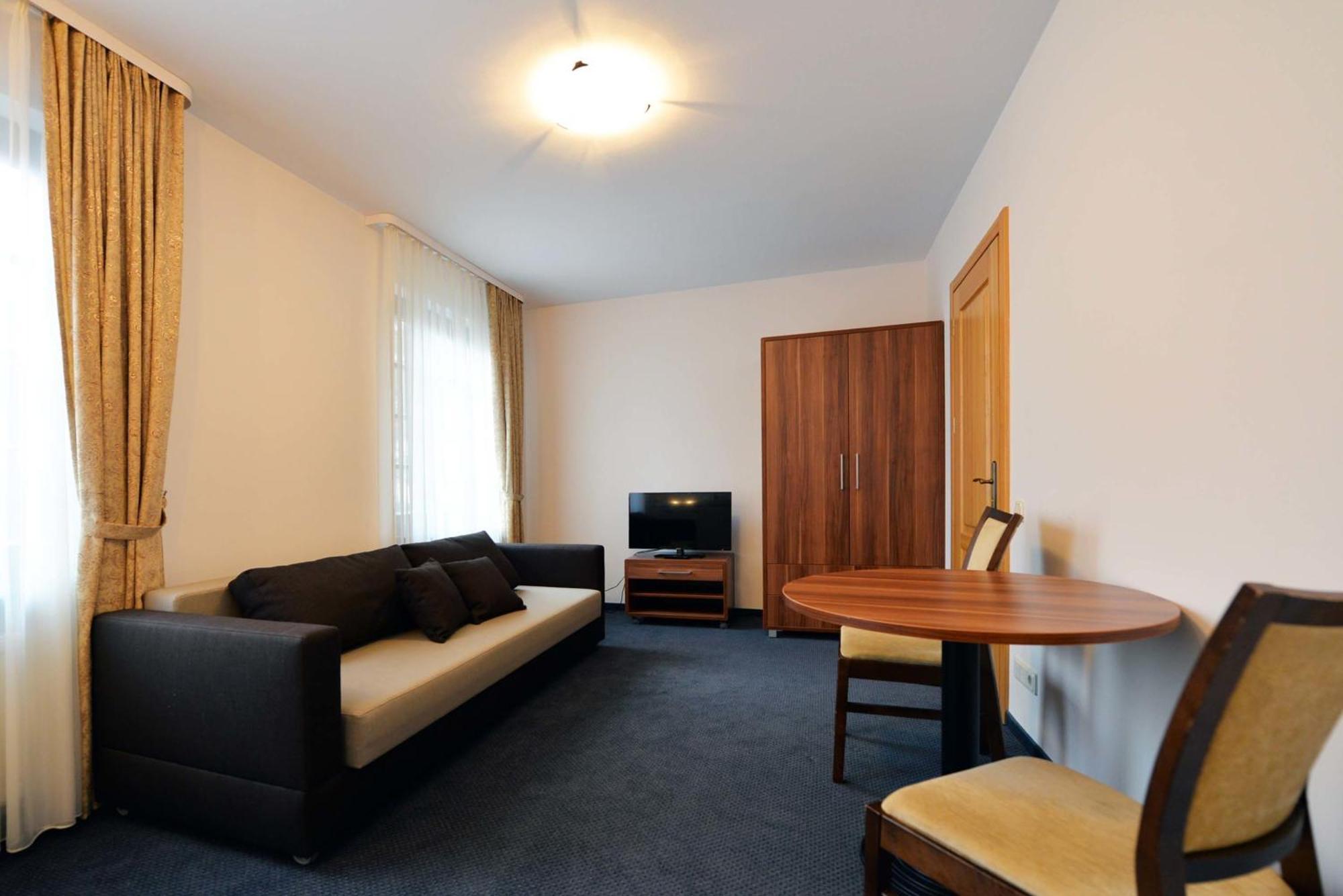 Guest House & Villa Astoma Palanga Bilik gambar